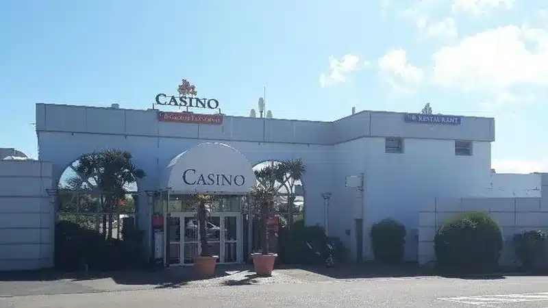 extérieur casino roscoff de jour