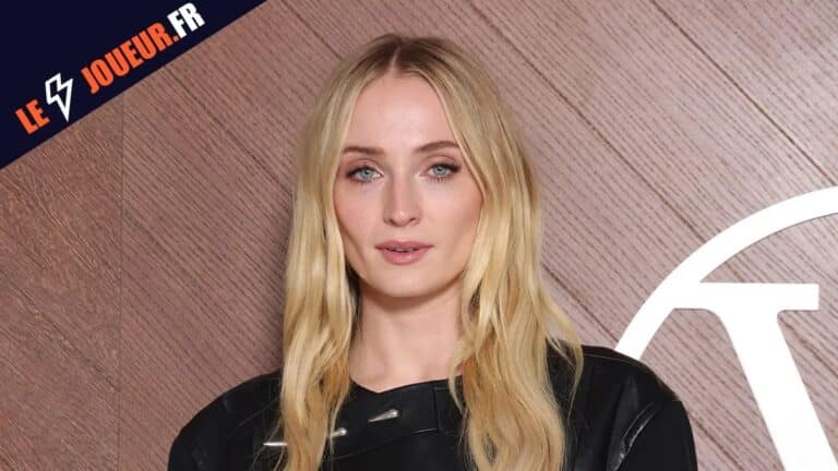 Sophie Turner comme Lara Croft