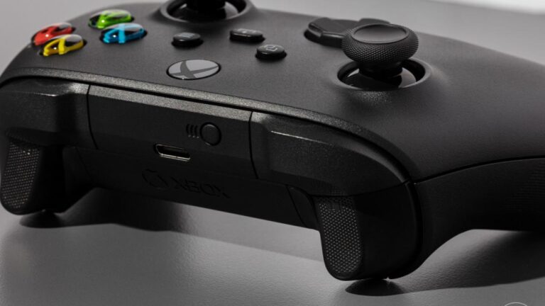 Logo Xbox et interface Game Pass illustrant l'annulation du Project Moorcroft en mars 2026