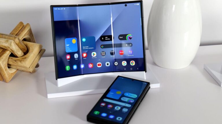 Samsung Galaxy Z TriFold smartphone pliable triple ecran retire du catalogue francais en avril 2026