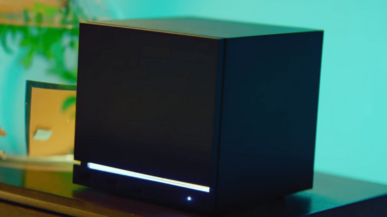 Visuel de la Steam Machine de Valve avec affichage du prix de 600 dollars annonce en mai 2026