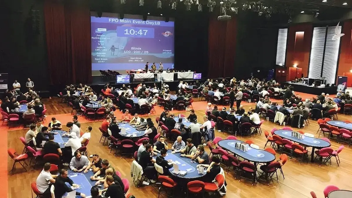 live poker