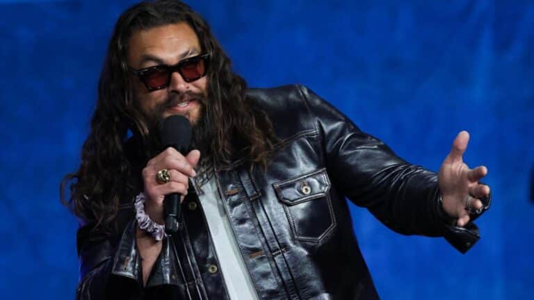 Jason Momoa lors d'une premiere hollywoodienne avant son depart du projet Helldivers de Sony Pictures